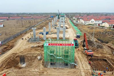 濱州黃河大橋:晝夜奮戰搶工期 全力以赴保進度